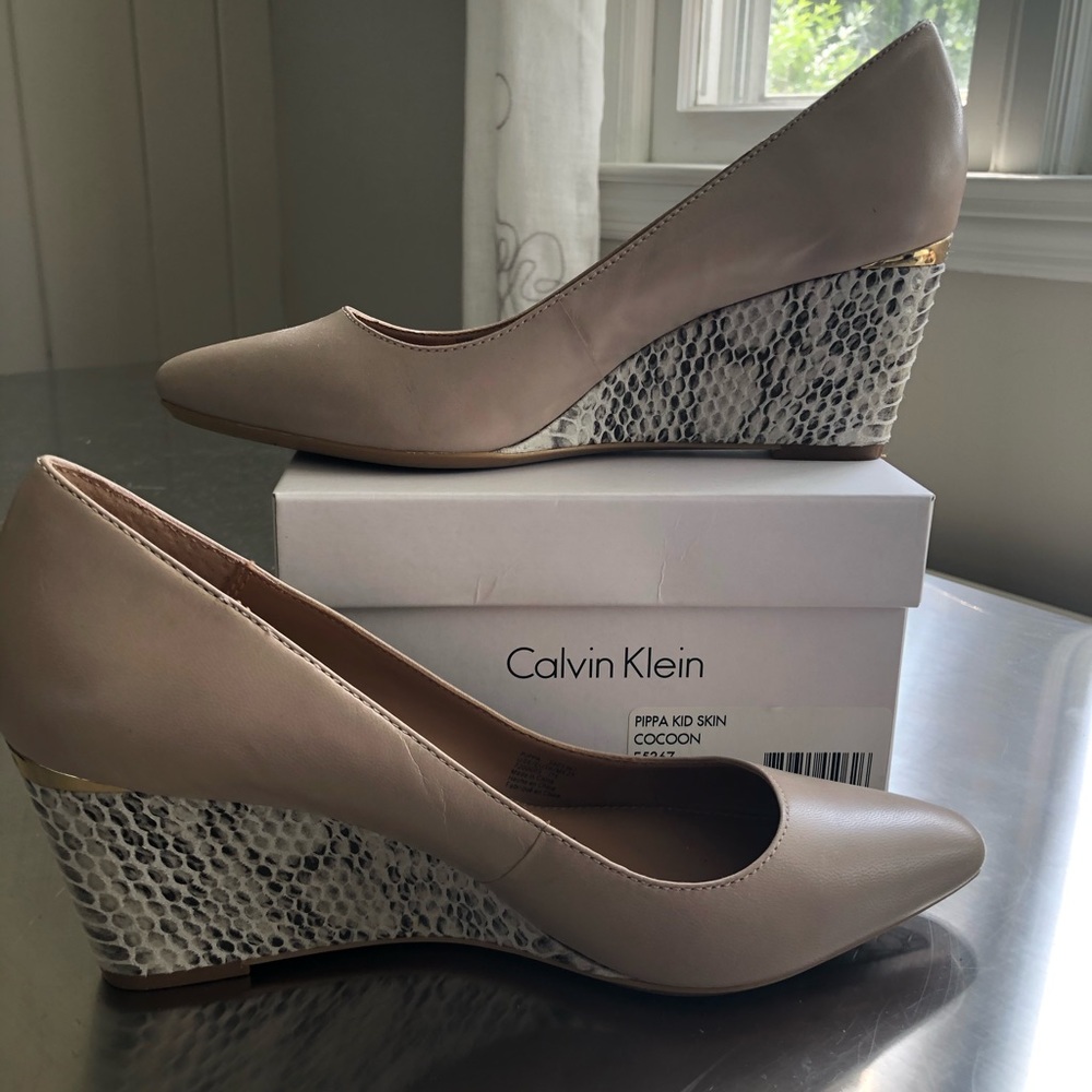 Like New Calvin Klein Pippa Wedge Leather Cocoon